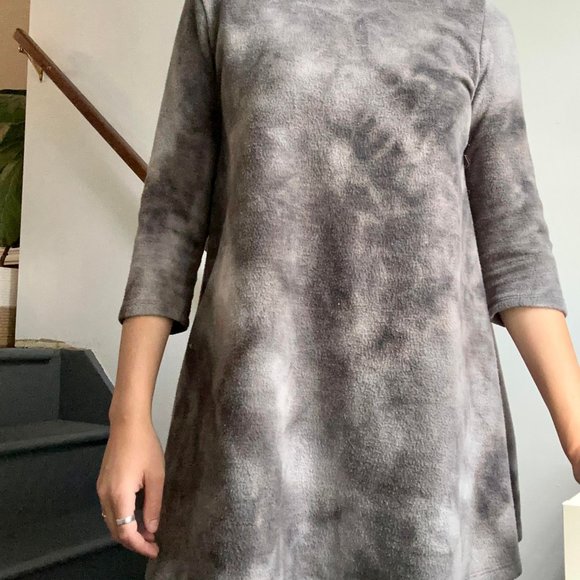 CHERISH APPAREL - LONG TUNIC SWEATER - Picture 1 of 2